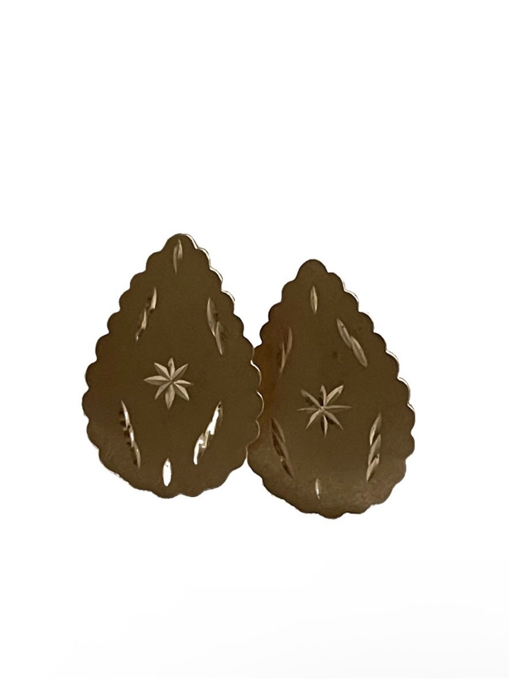 14K Yellow Gold Engraved Teardrop Leaf Stud Boho Earrings Vintage Style